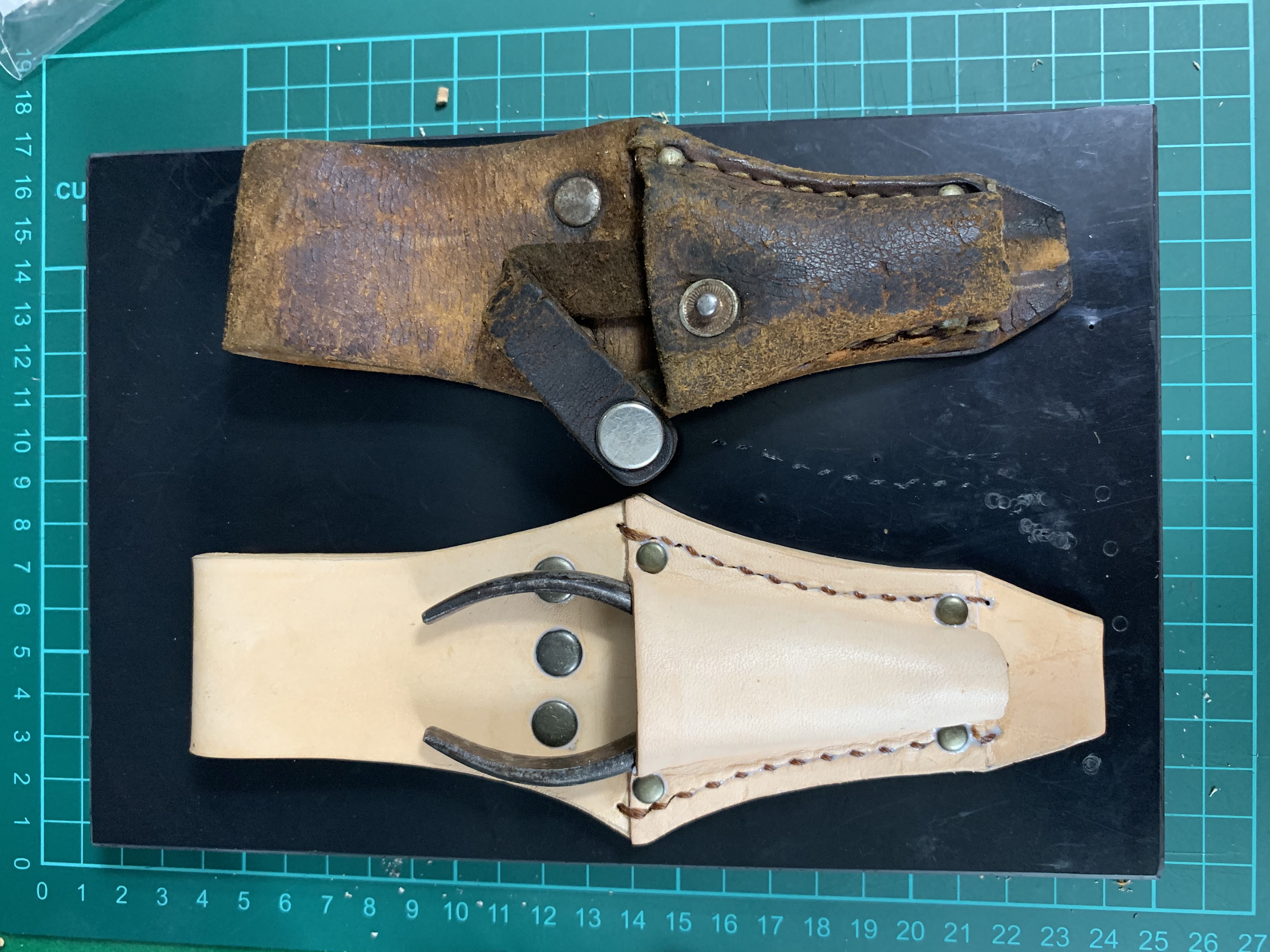 休みを利用して革職人の真似事